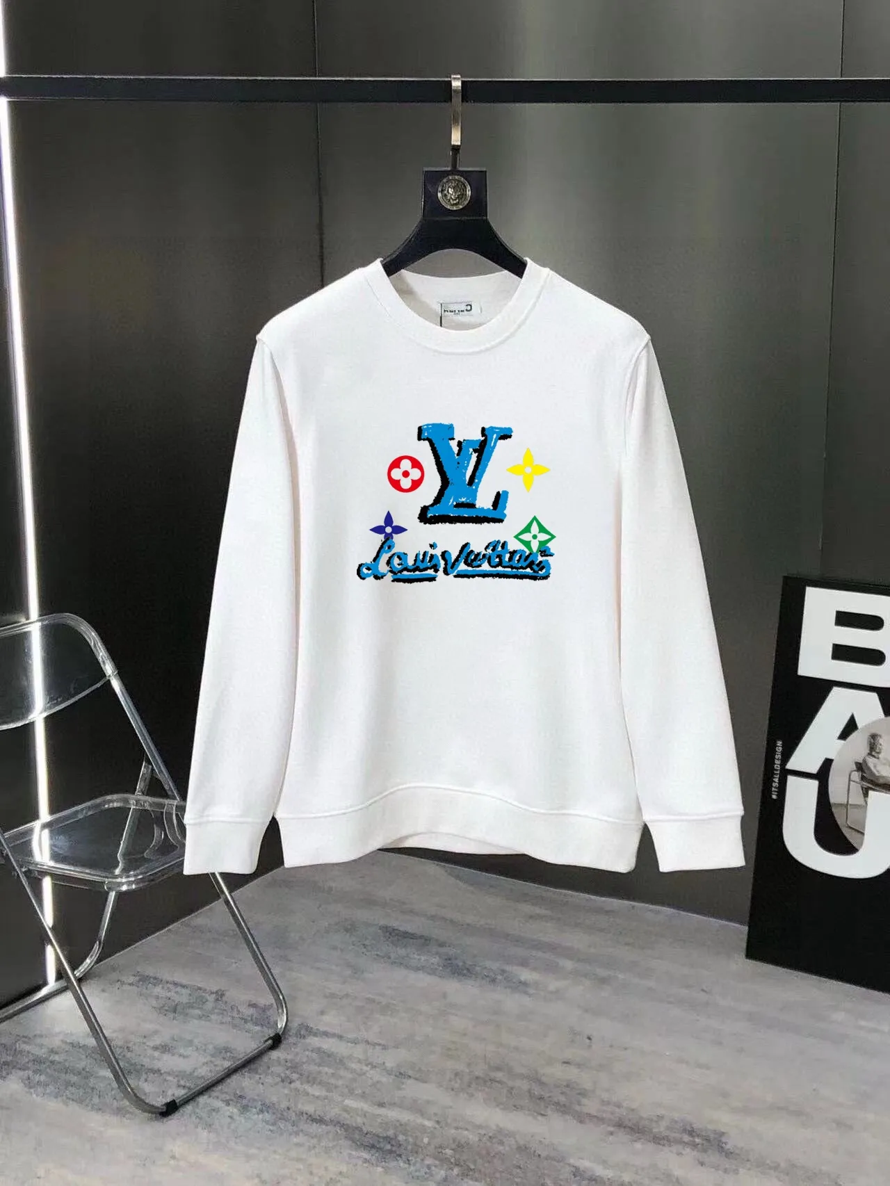 🅿️380 direct batch [LV Louis Vuitton] (Fat Man Gospel) hot-selling suit is coming. Focus on the original version of the official website. 2025 new hot-selling sweatshirt suit. The original order is the best. 🇭🇰The meticulous work of top designers. Just for a fitting and perfect upper body effect. 100% natural high-quality Roman cotton, close-fitting comfort, noble and elegant! Original hardware embodies elegance and nobility! Counter size: M-5XL (maximum wear up to 220 pounds)